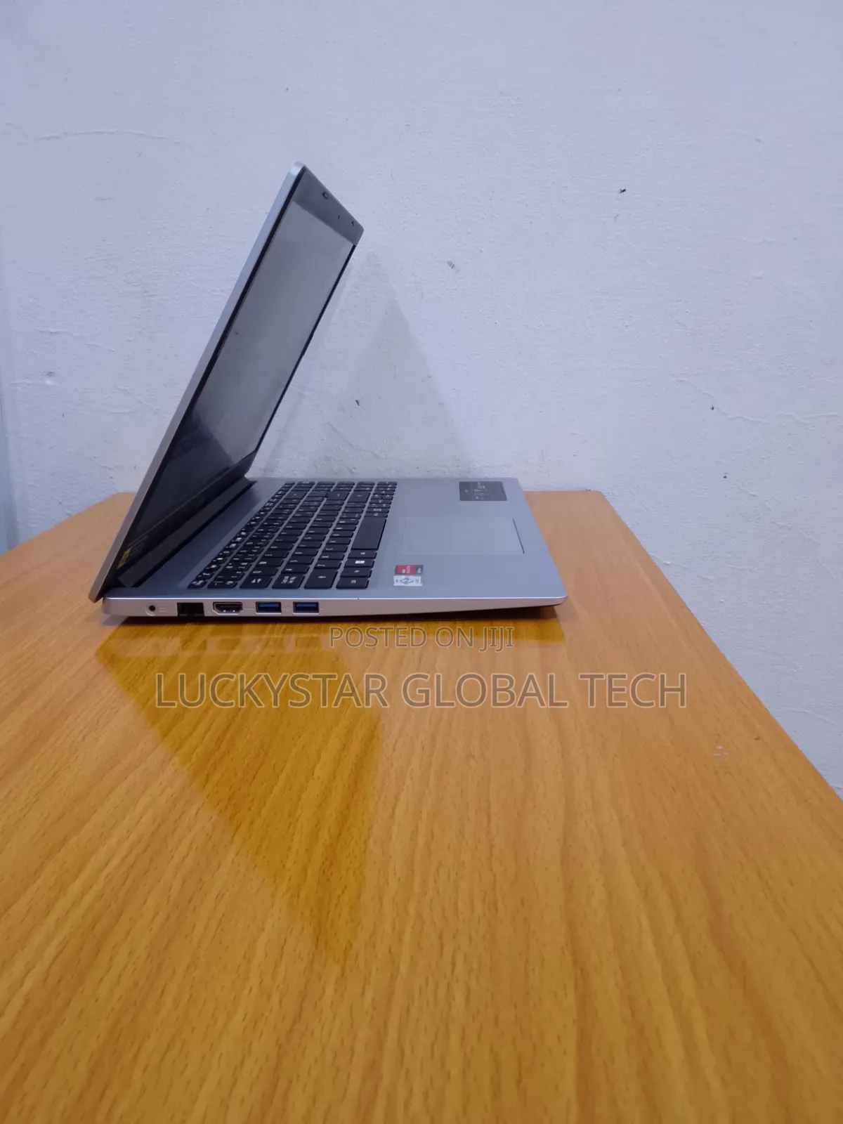 Laptop Acer Aspire 1 8GB AMD Ryzen 5 SSD 256GB