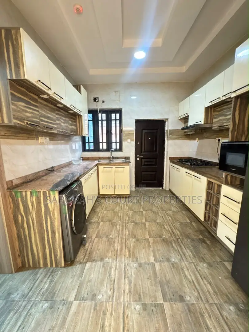 6bdrm Townhouse / Terrace in Onikoyi, Banana Island for rent