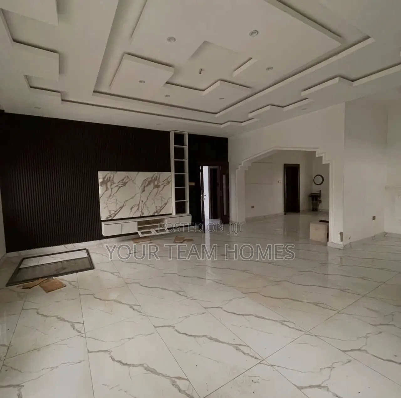5bdrm Duplex in Lugbe for sale
