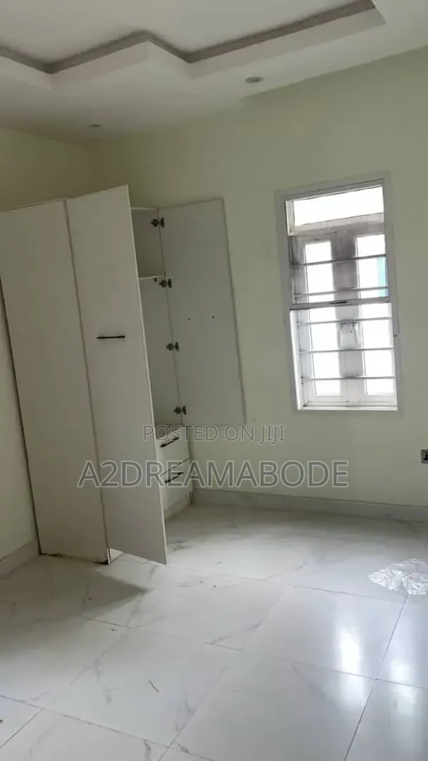 4bdrm Duplex in Magodo for rent