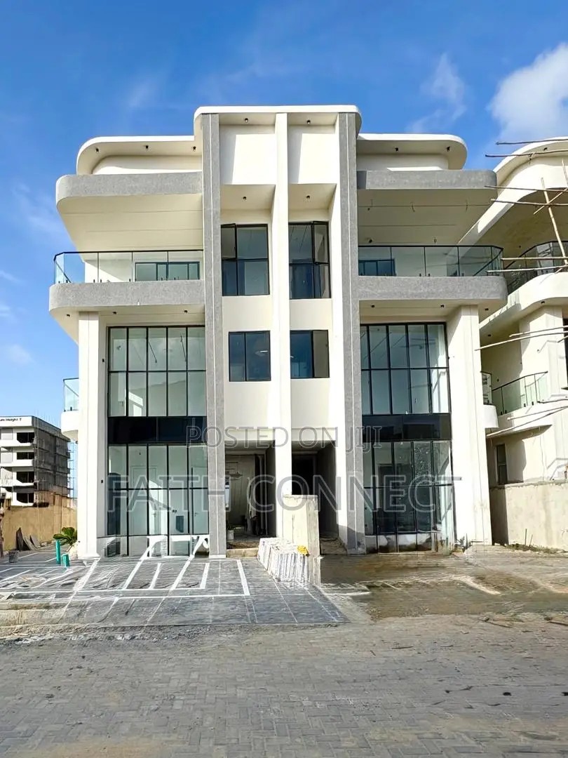 5bdrm Duplex in Lekki Phase 1 for sale