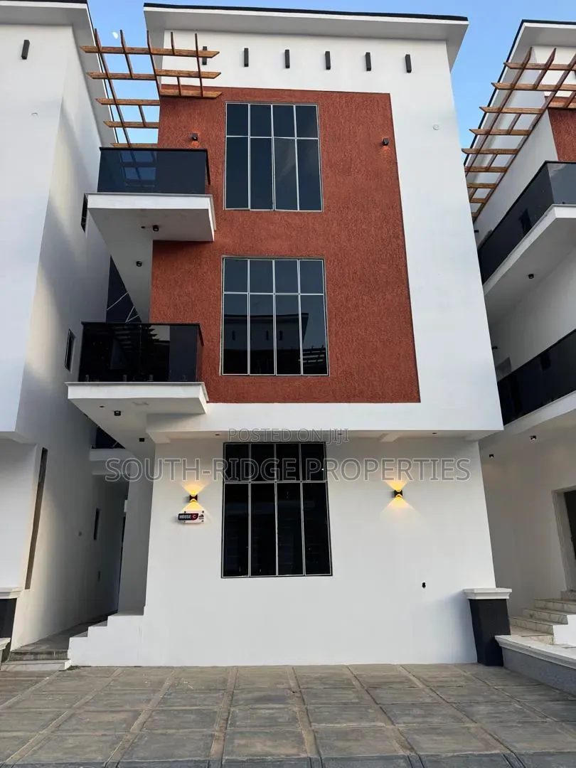 4bdrm Townhouse/Terrace in Utako for sale