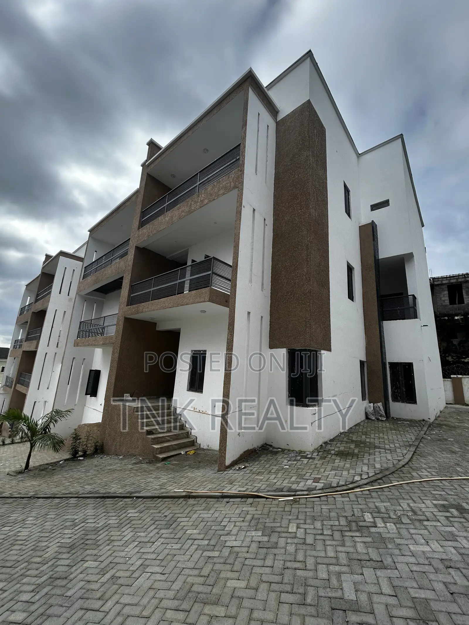 4bdrm Duplex in Mabushi for sale