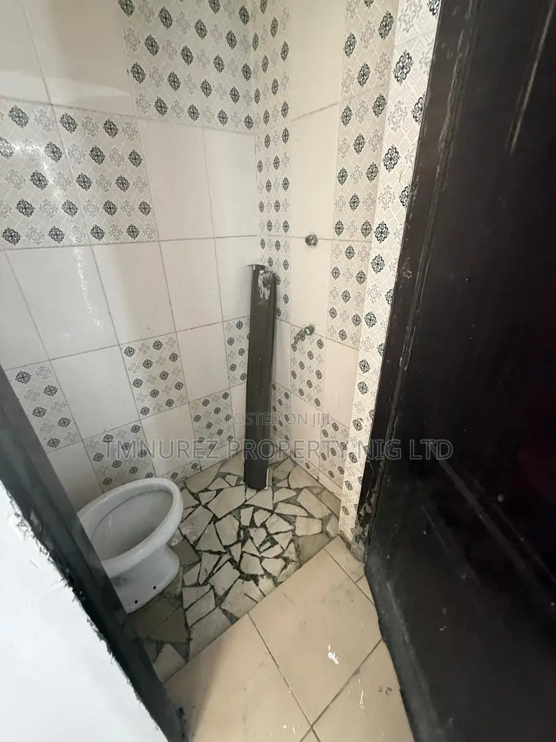 1bdrm Shared Apartment in Ikota for rent