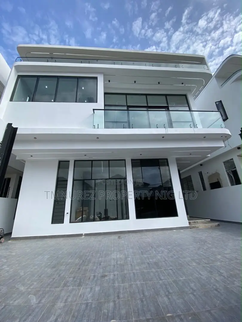 4bdrm Duplex in Chevron for sale