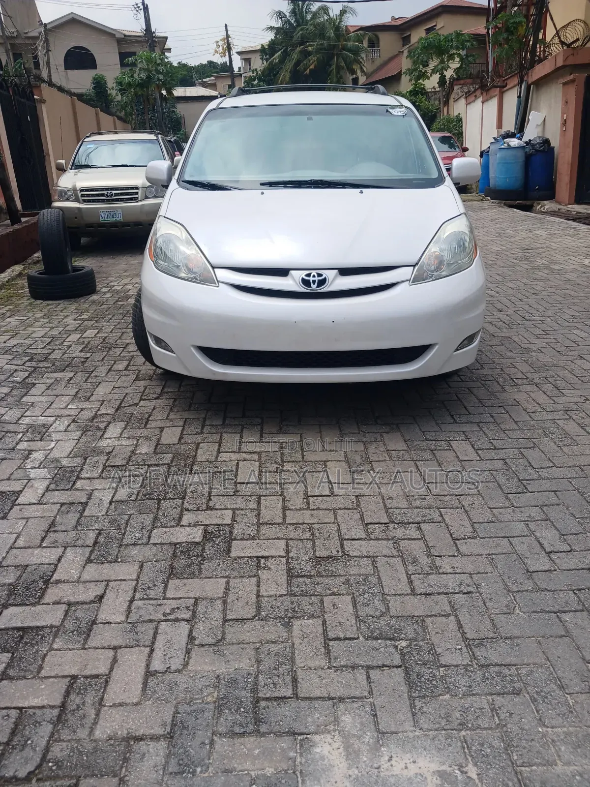 Toyota Sienna 2006 White