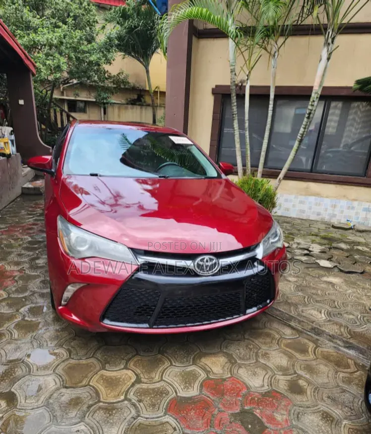 Toyota Camry 2016 Burgundy