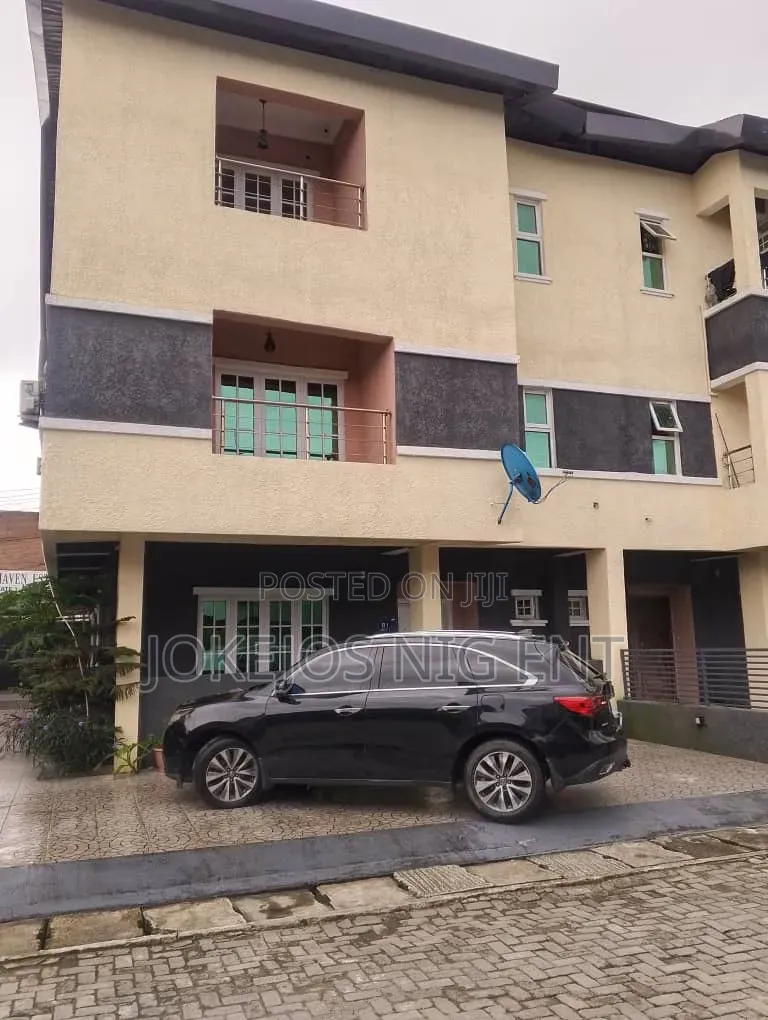5bdrm Maisonette in Chevron Drive for sale