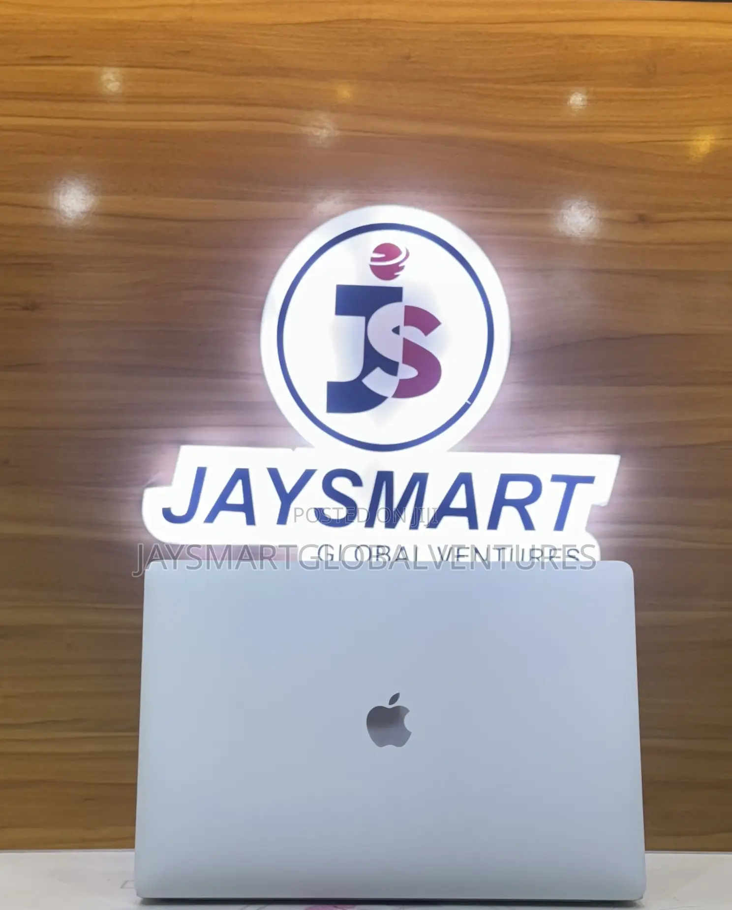 Laptop Apple MacBook Pro 2019 32GB Intel Core i9 SSD 512GB