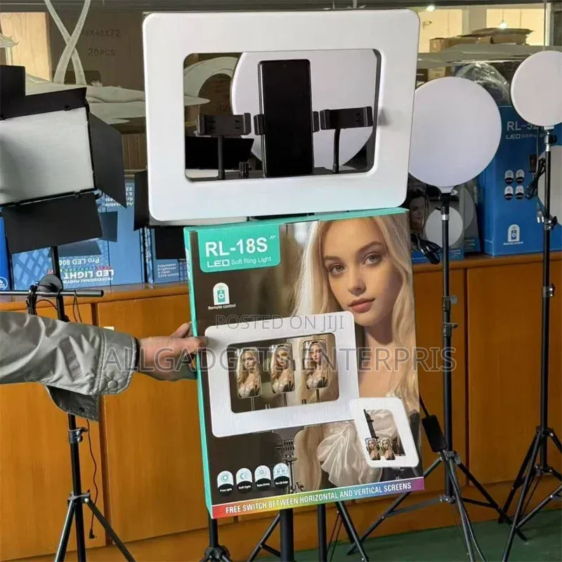Led Light With 3 Phones Holder