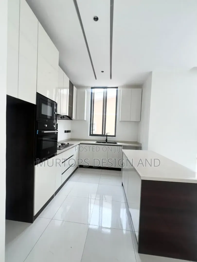 2bdrm Apartment in Victoria Island Extension for sale