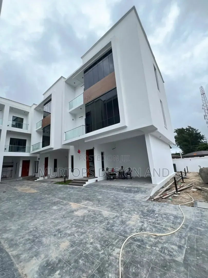 4bdrm Townhouse/Terrace in Lekki Phase 1 for sale