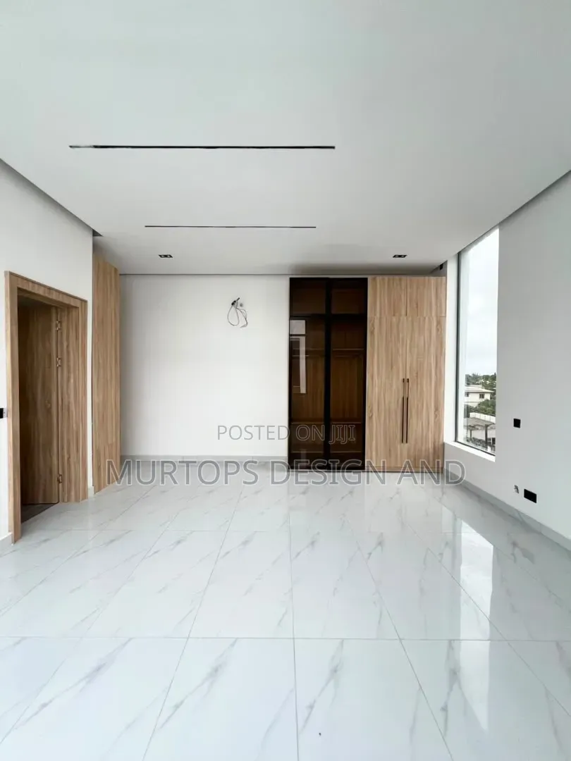 4bdrm Townhouse/Terrace in Lekki Phase 1 for sale