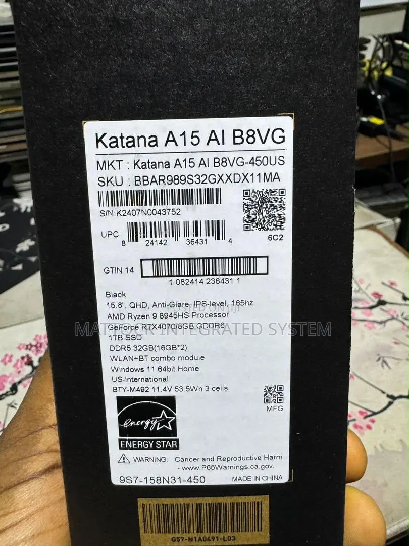 New Laptop MSI Katana 15 32GB AMD Ryzen 9 SSD 1T
