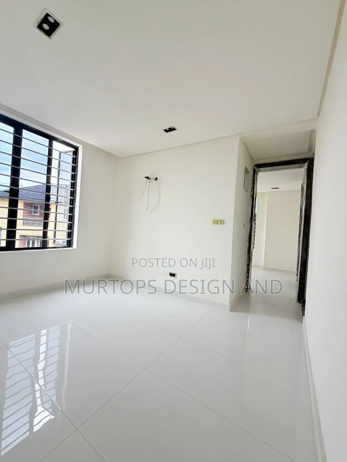 4bdrm Duplex in Medina for sale