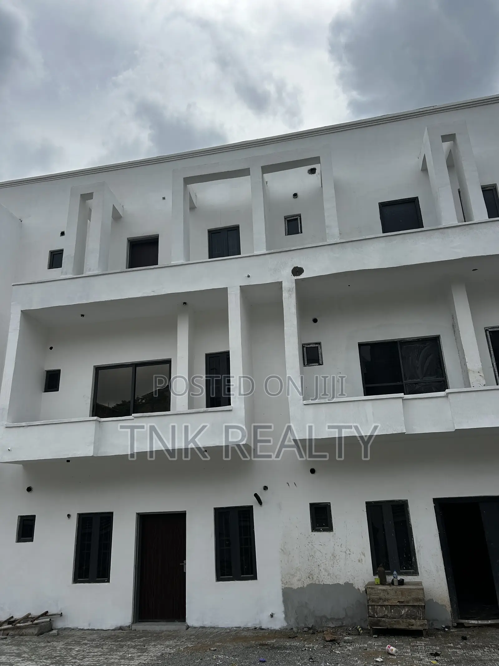 Furnished 4bdrm Townhouse/Terrace in Mabushi for sale