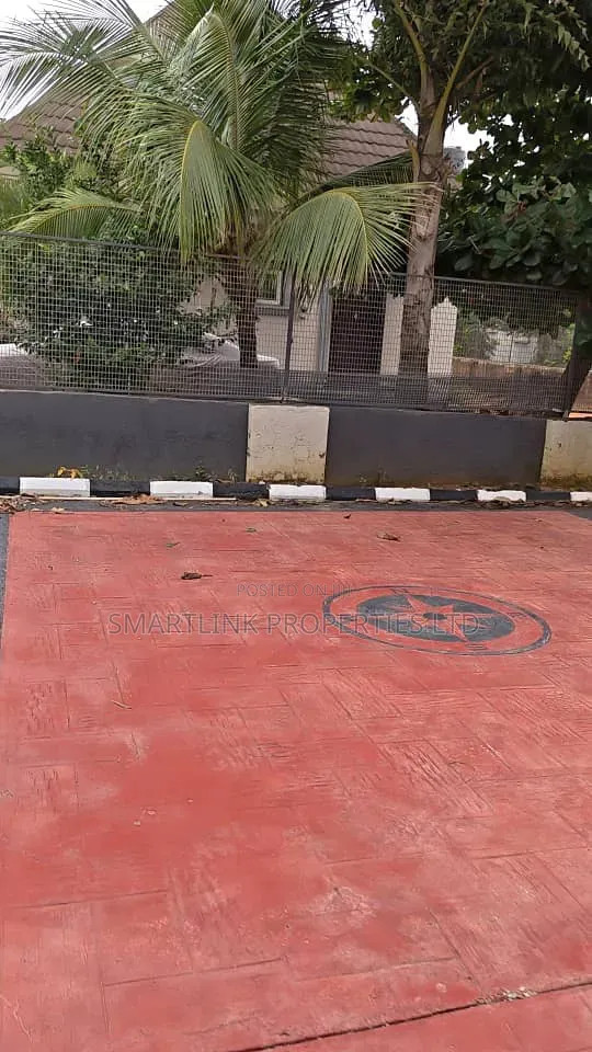 4bdrm Duplex in Dawaki Abuja for sale
