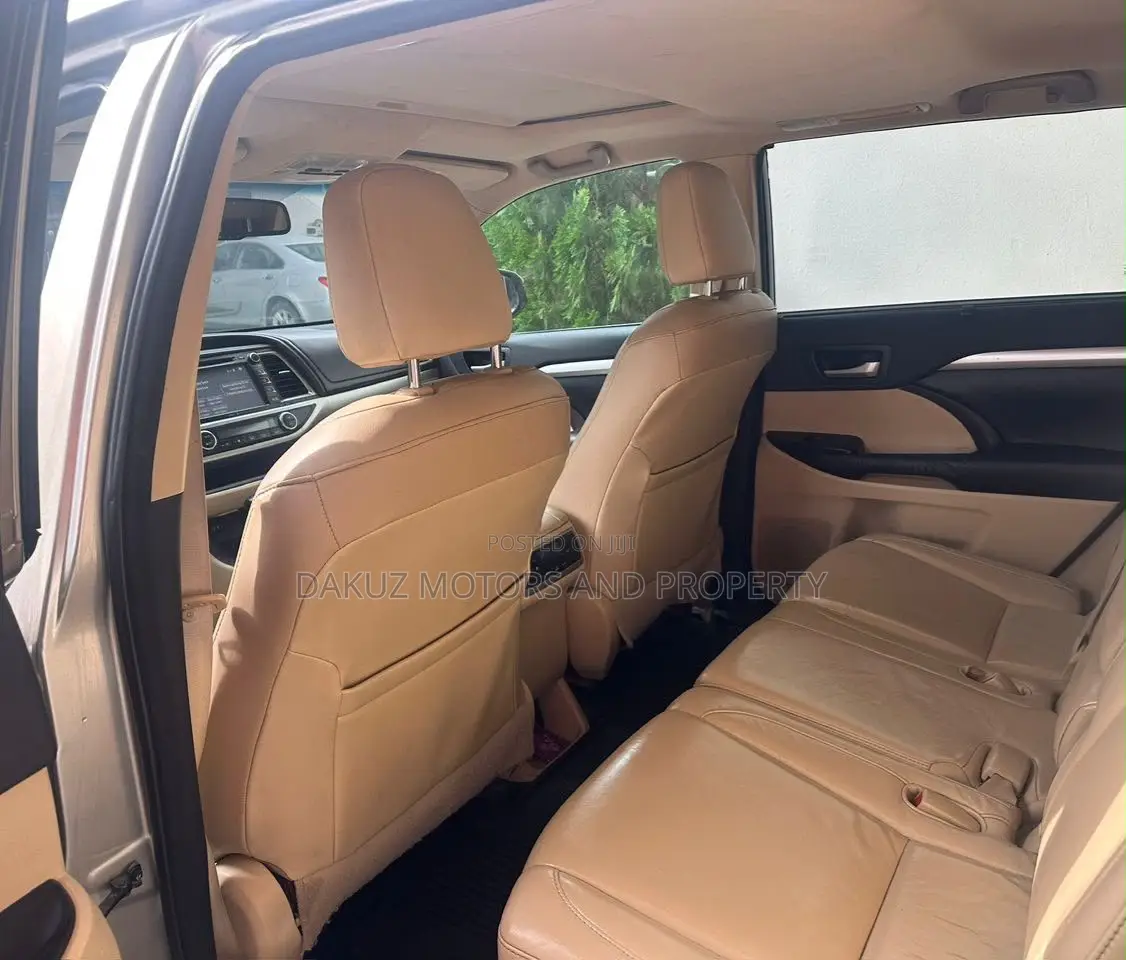 Toyota Highlander 2016 Gold