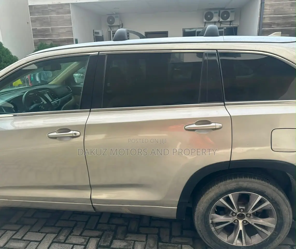Toyota Highlander 2016 Gold