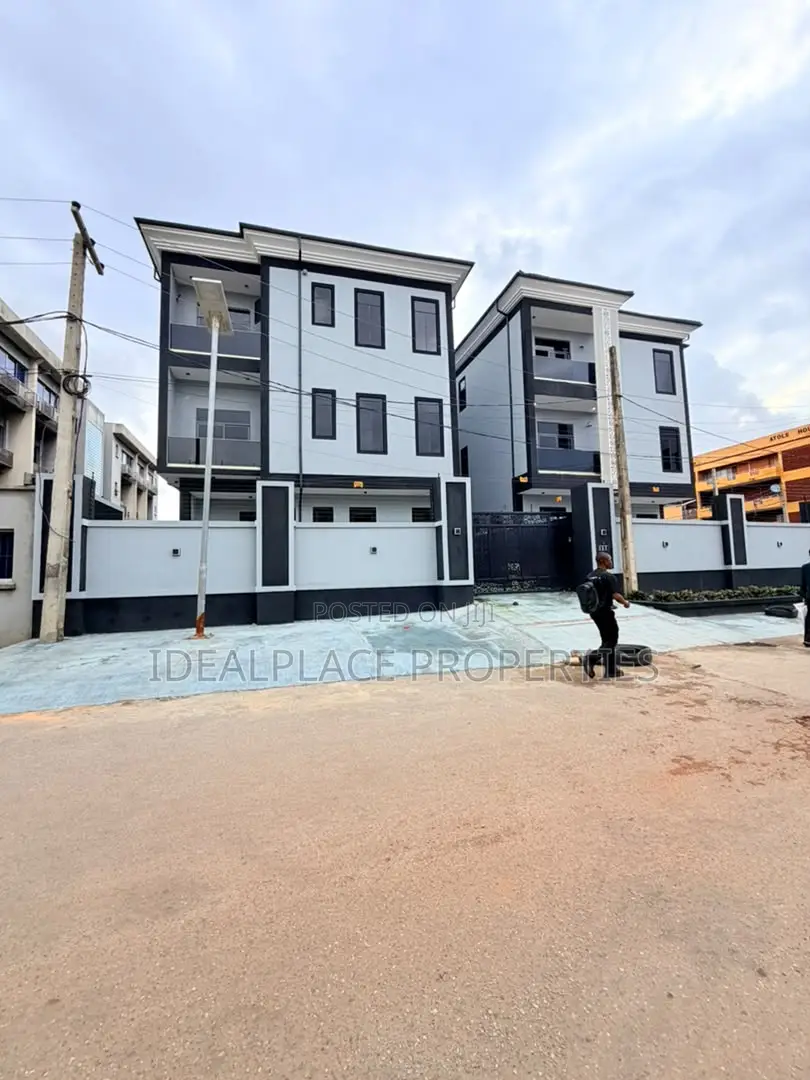 3bdrm Apartment in Opebi for sale