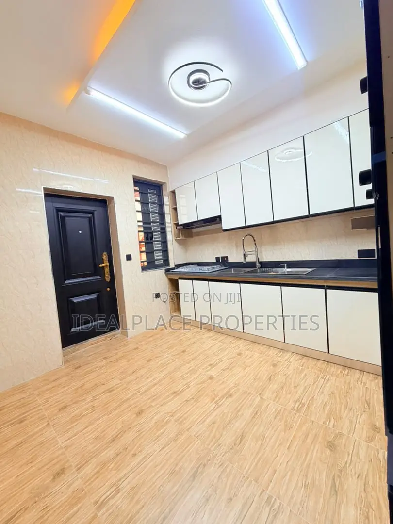 4bdrm Townhouse/Terrace in Alaka Estate for sale