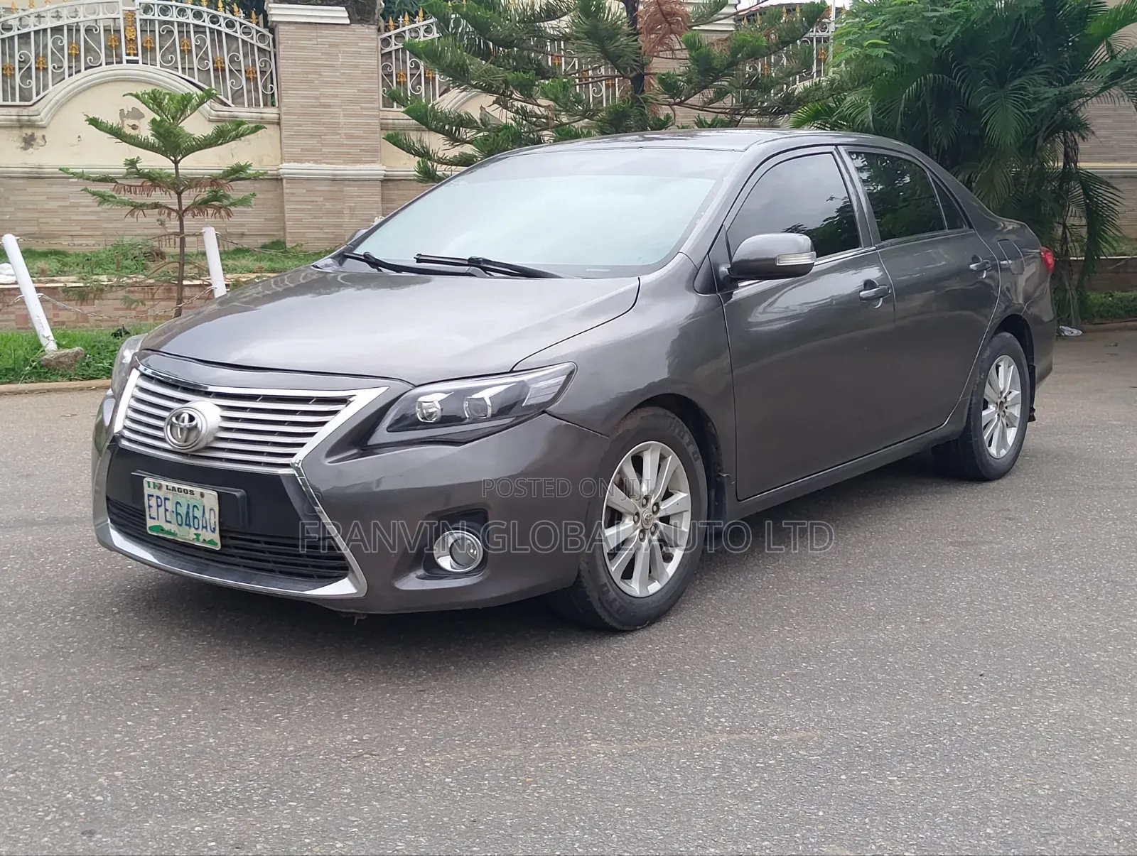 Toyota Corolla LE 4dr Sedan (1.8L 4cyl 4A) 2010 Gray