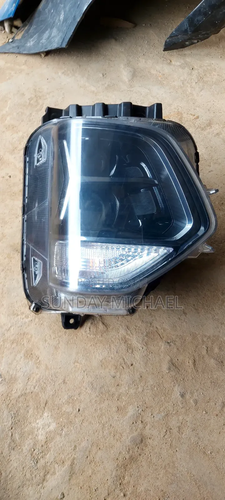 Hyundai Santa Fe Headlight Charger Type 2019