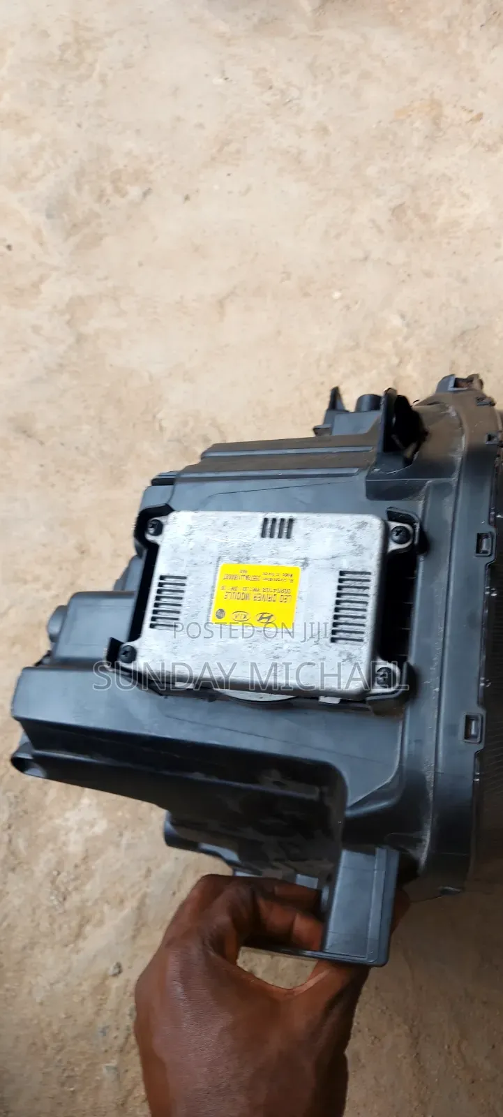 Hyundai Santa Fe Headlight Charger Type 2019