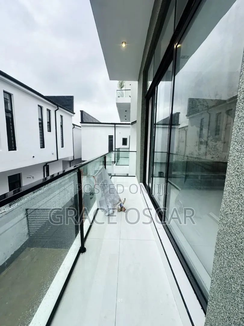 4bdrm Duplex in Ikota for sale