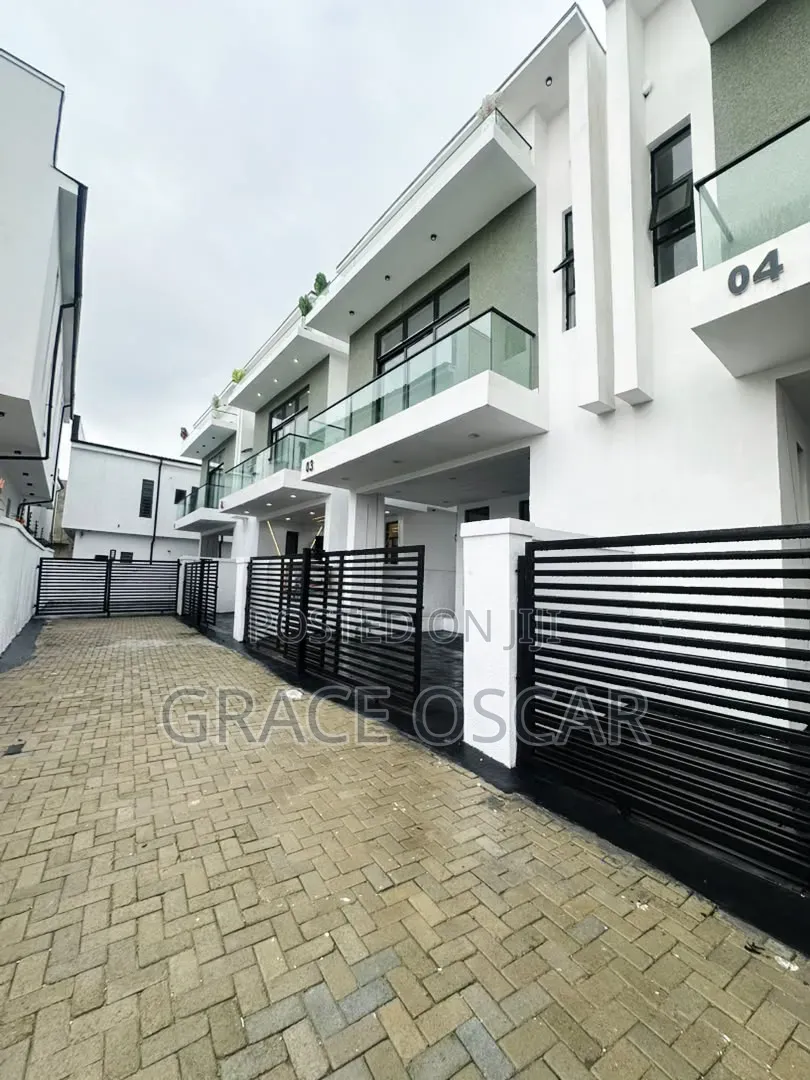 4bdrm Duplex in Ikota for sale