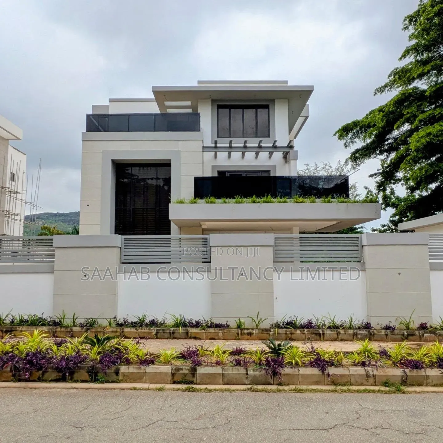 6bdrm Mansion in Main Maitama for sale