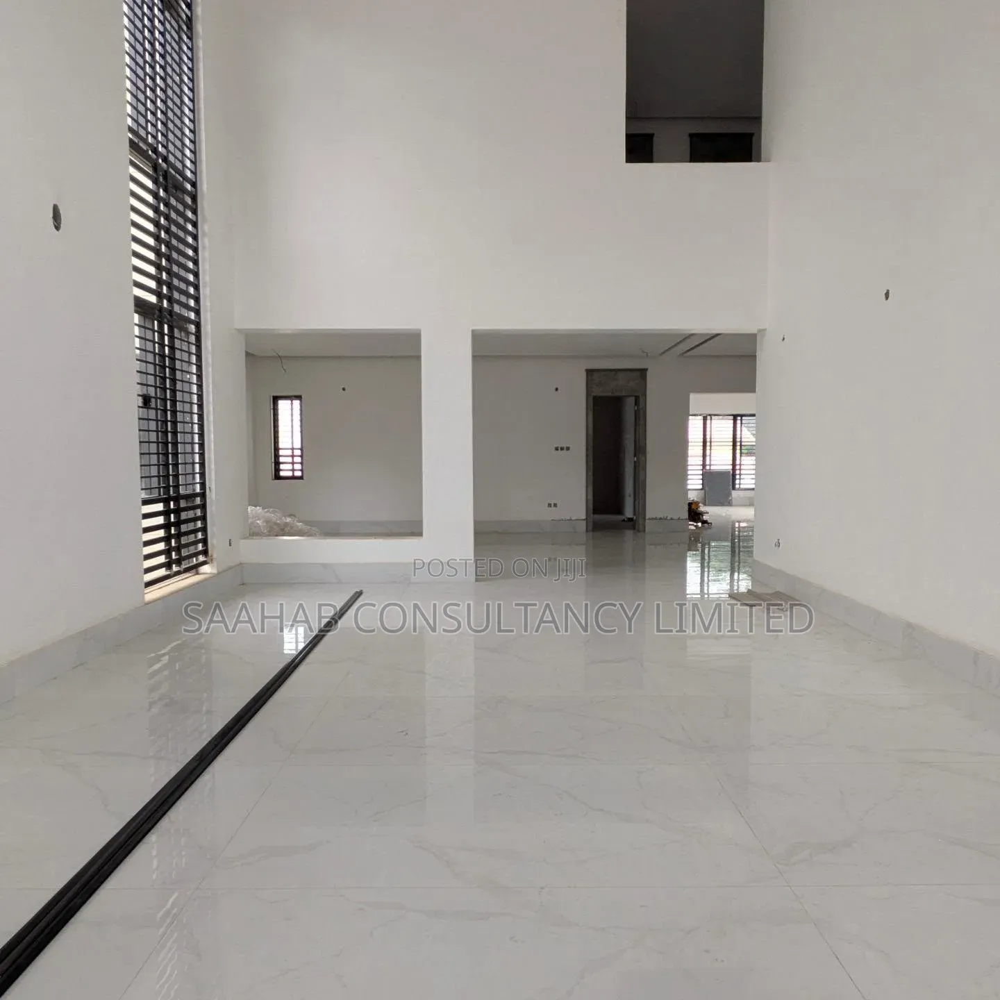 6bdrm Mansion in Main Maitama for sale