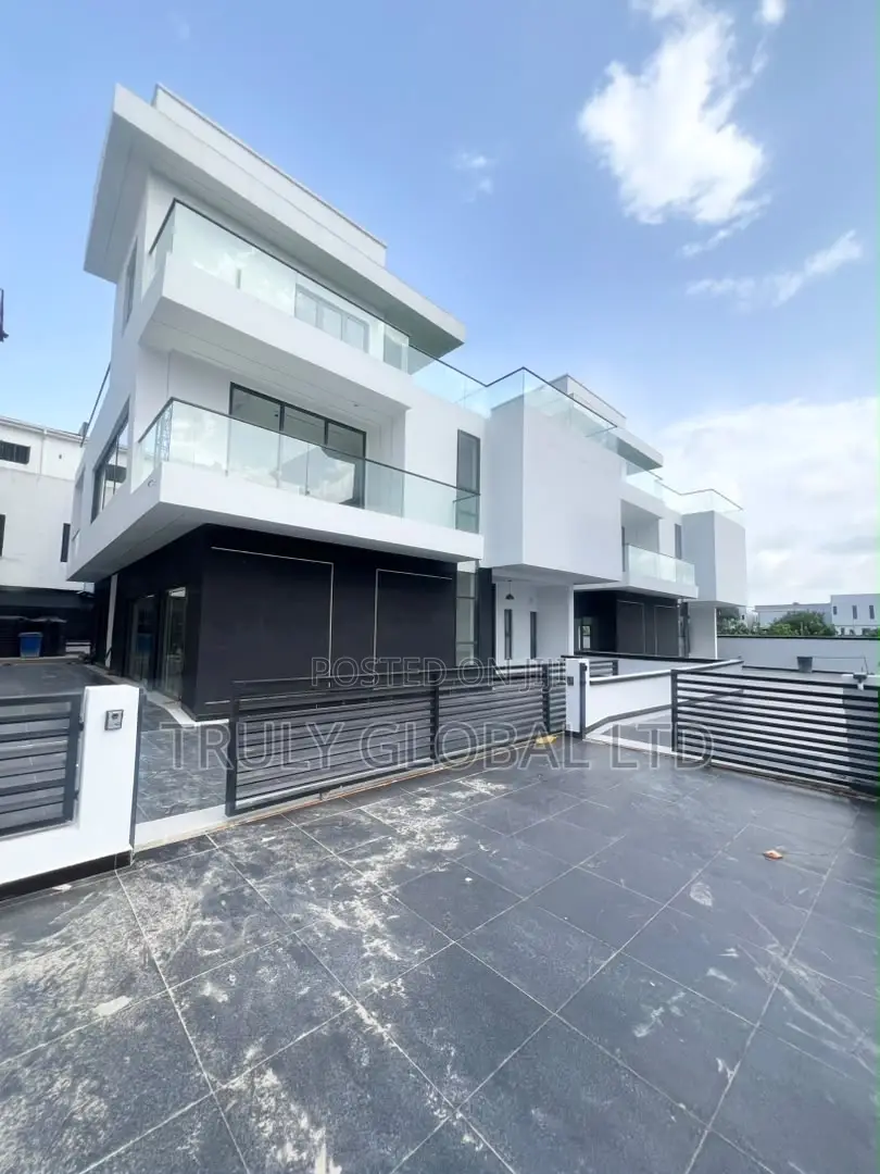 5bdrm Duplex in Orchid Road, Off Lekki-Epe Expressway for sale