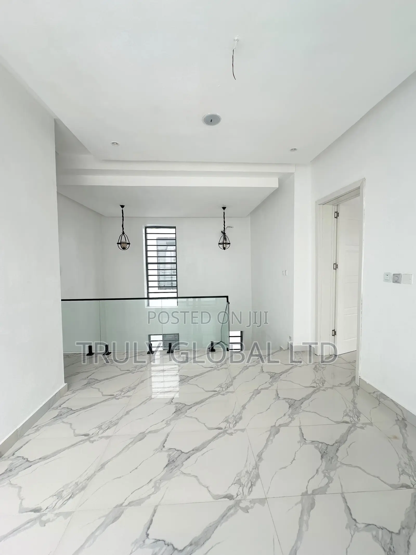 5bdrm Duplex in Ikota for sale