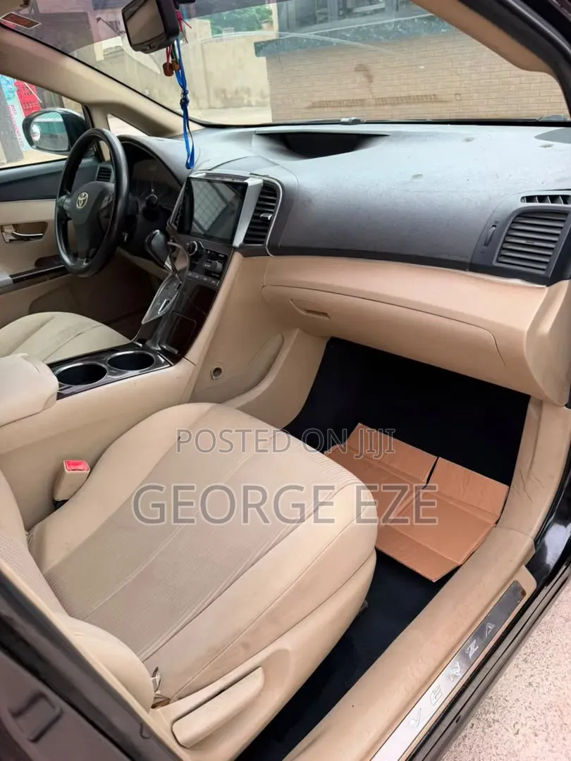 Toyota Venza 2010 Black
