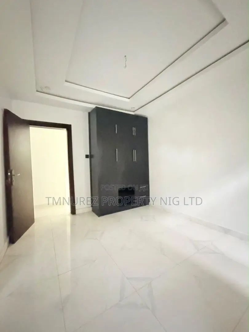 4bdrm Duplex in Ago Palace for sale