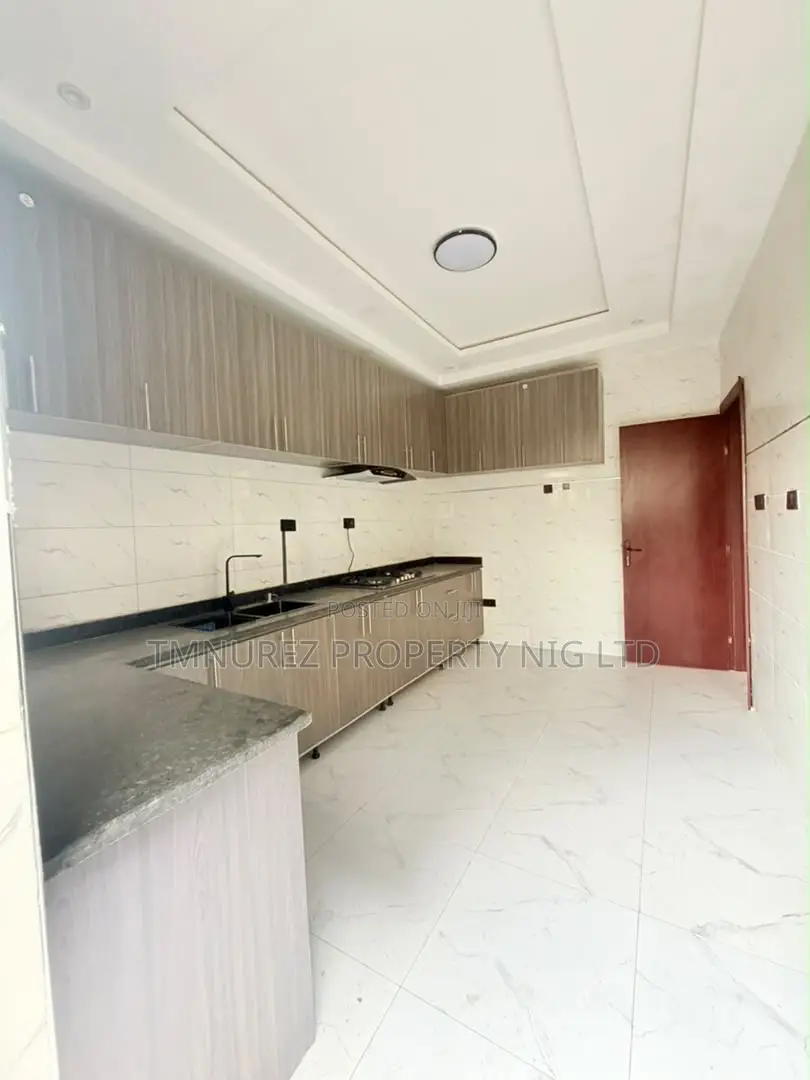 4bdrm Duplex in Ago Palace for sale