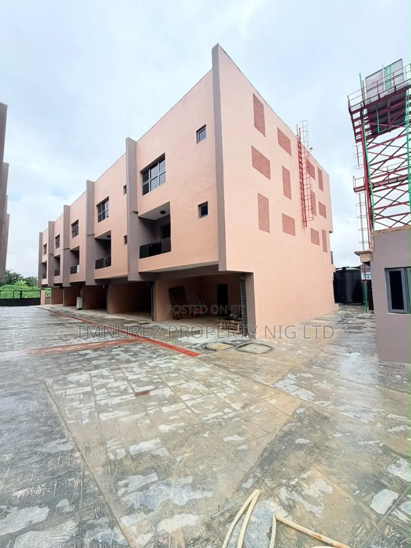 4bdrm Duplex in Surulere for sale