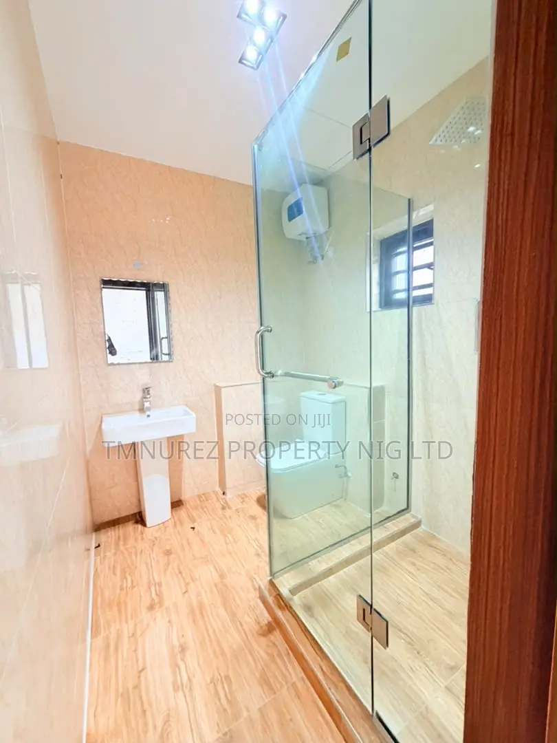4bdrm Duplex in Surulere for sale