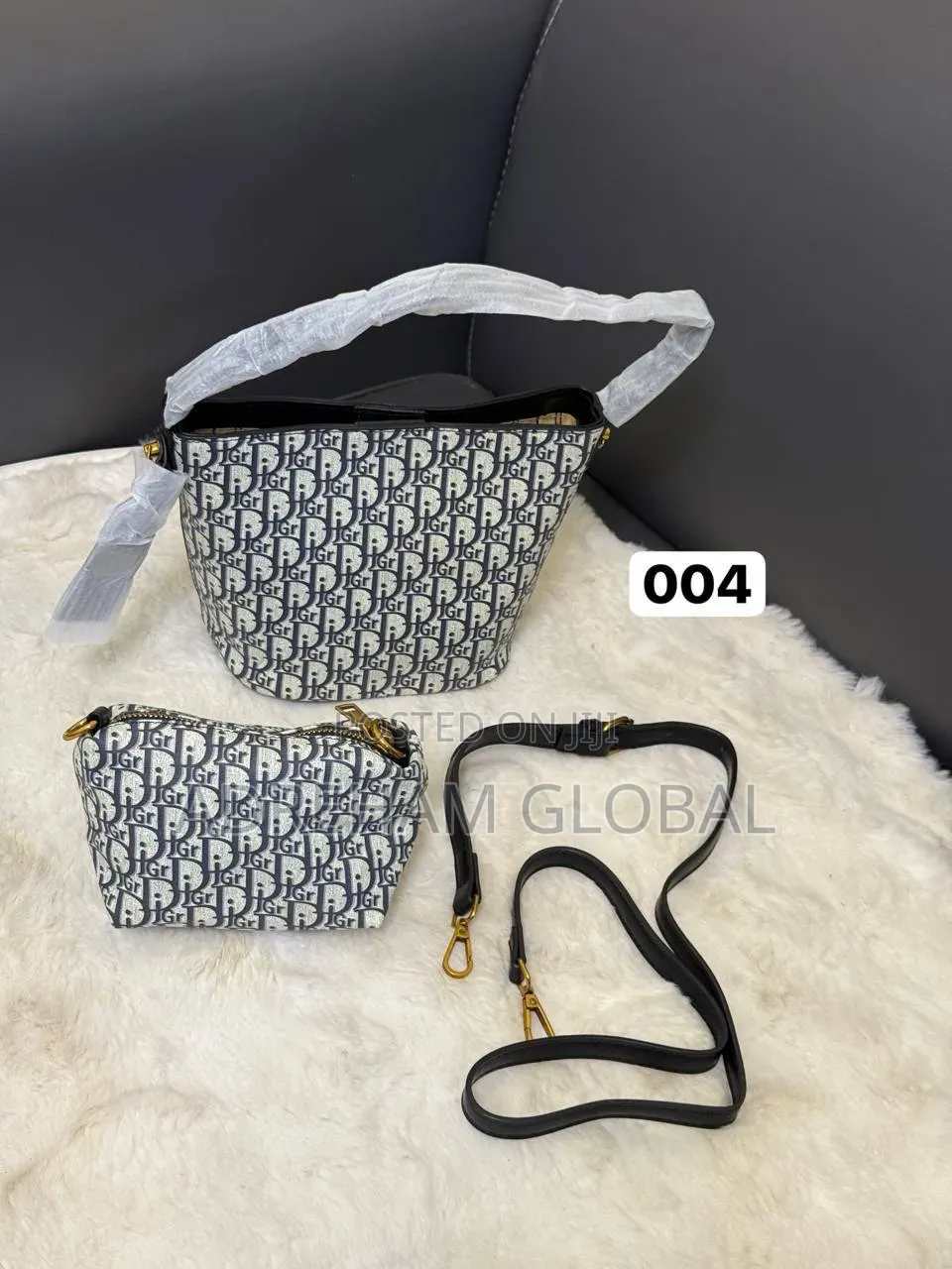 Cute 2in1 Shoulder and Cross Body Bucket Bag