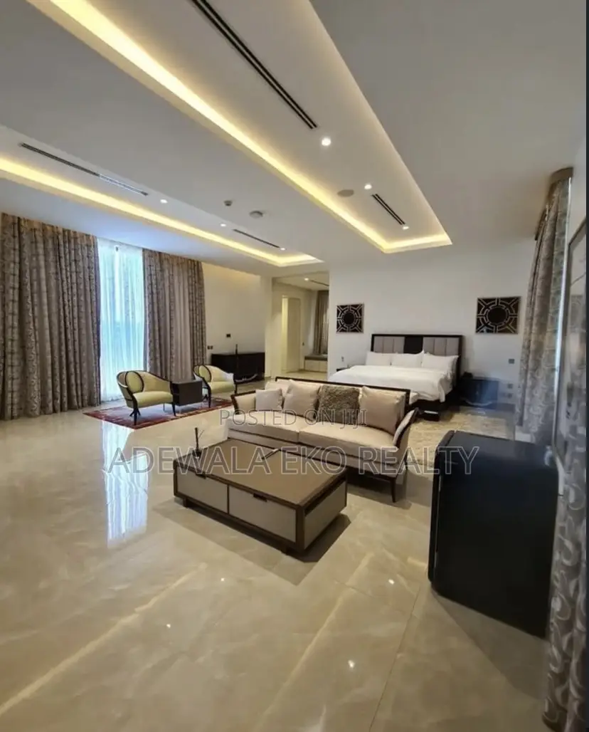 1 Bedroom Penthouse Ikoyi– Grand Piano, Private Lift, Rooftop Pool.