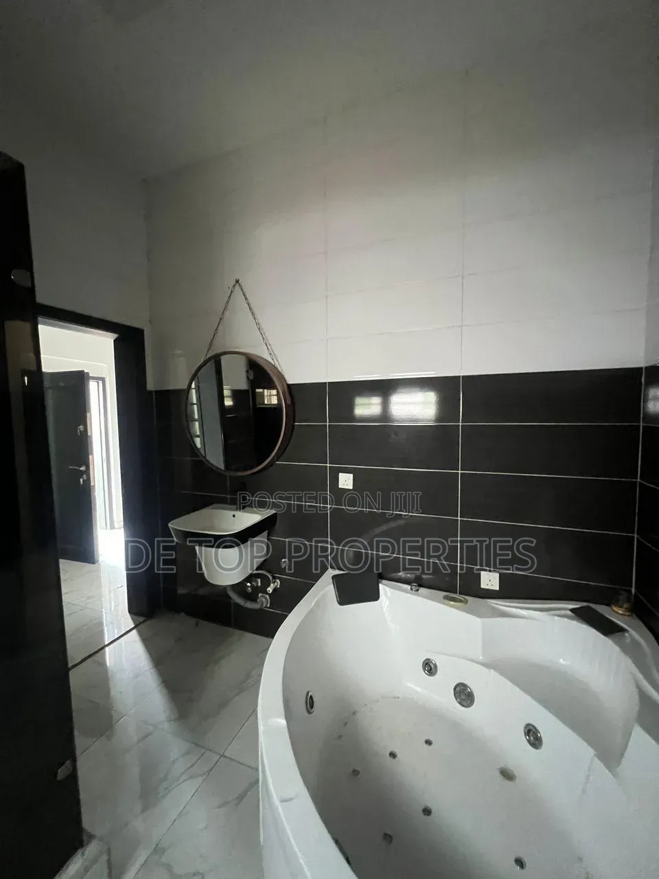 4bdrm Duplex in Osapa London, Lekki Phase 1 for rent