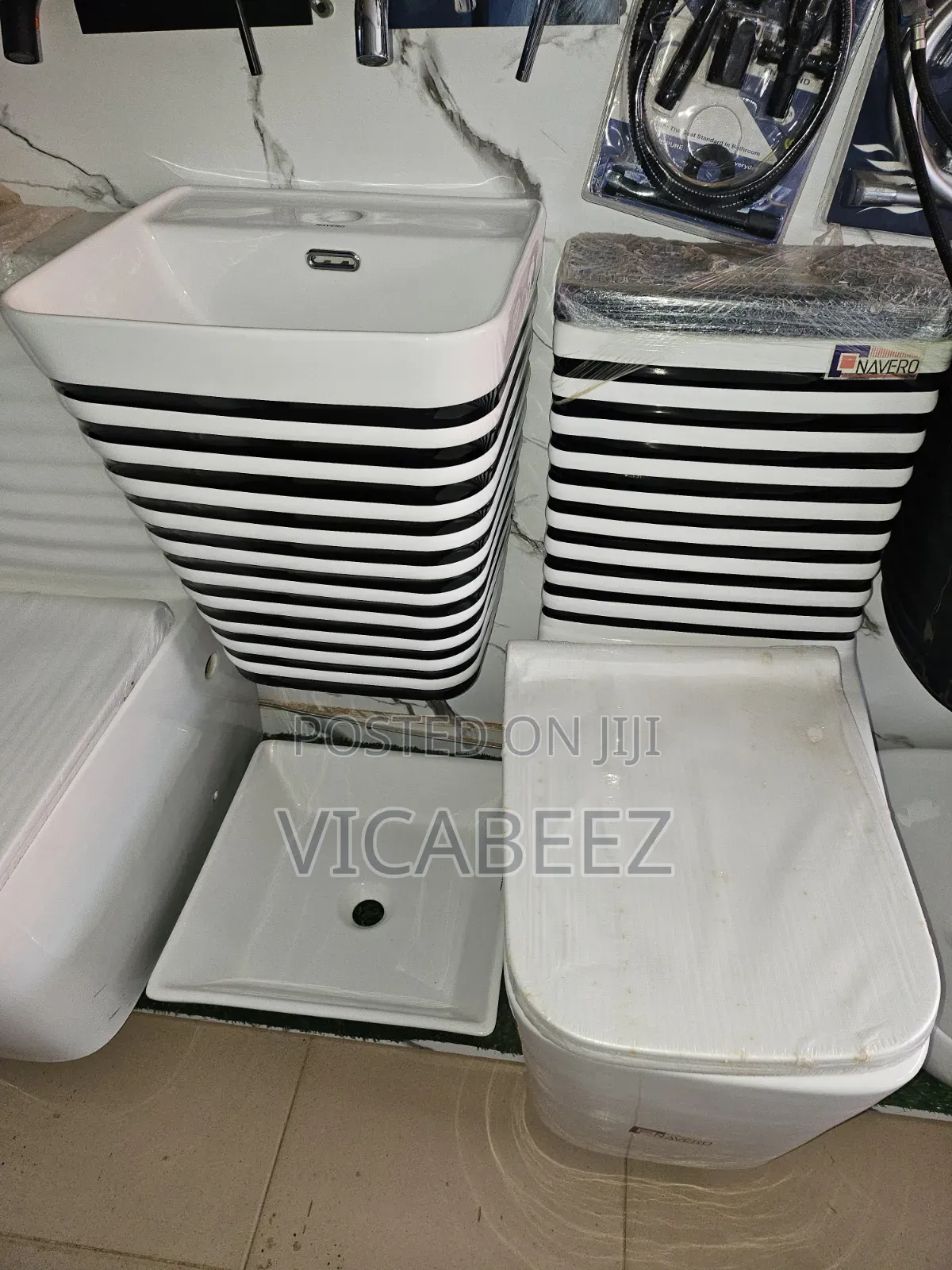 Navero Water Closet