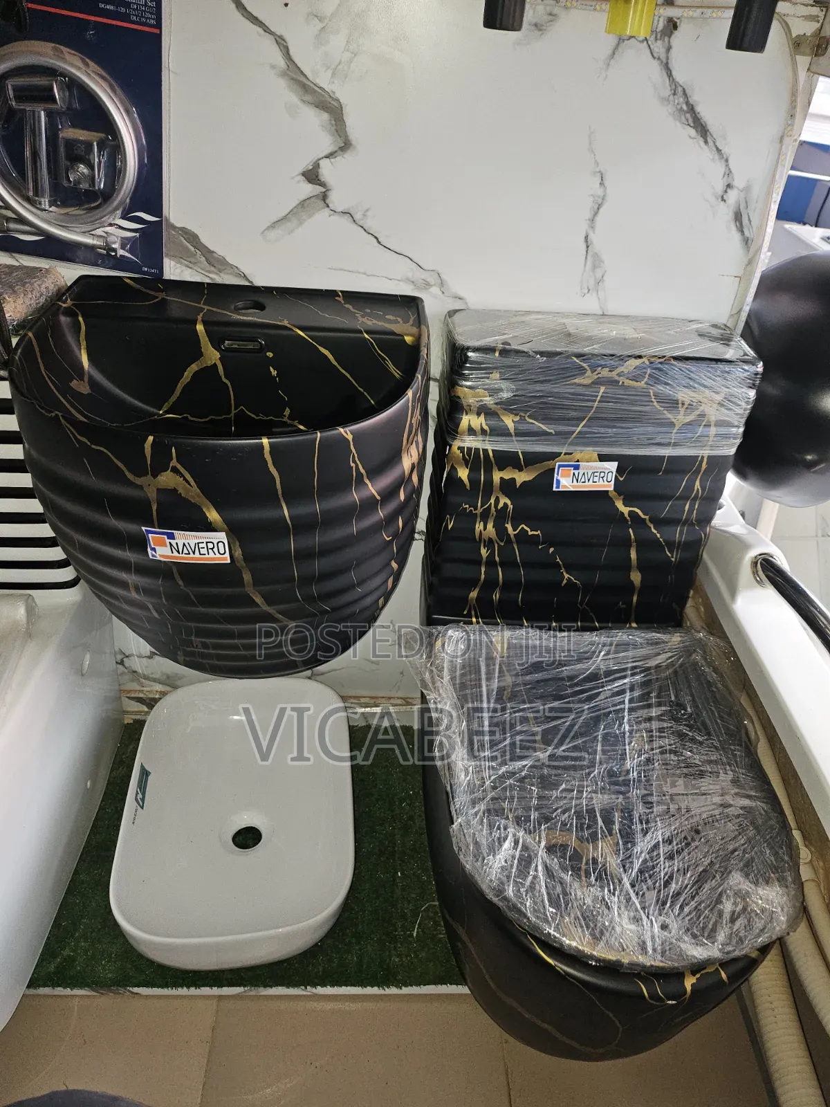 Navero Water Closet