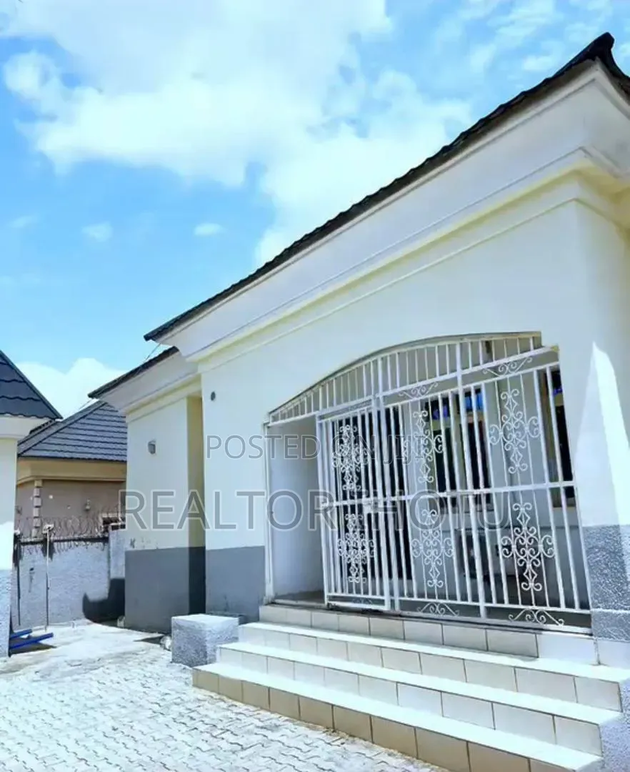 3bdrm Bungalow in Efab Queens Estate, Bunkoro for sale