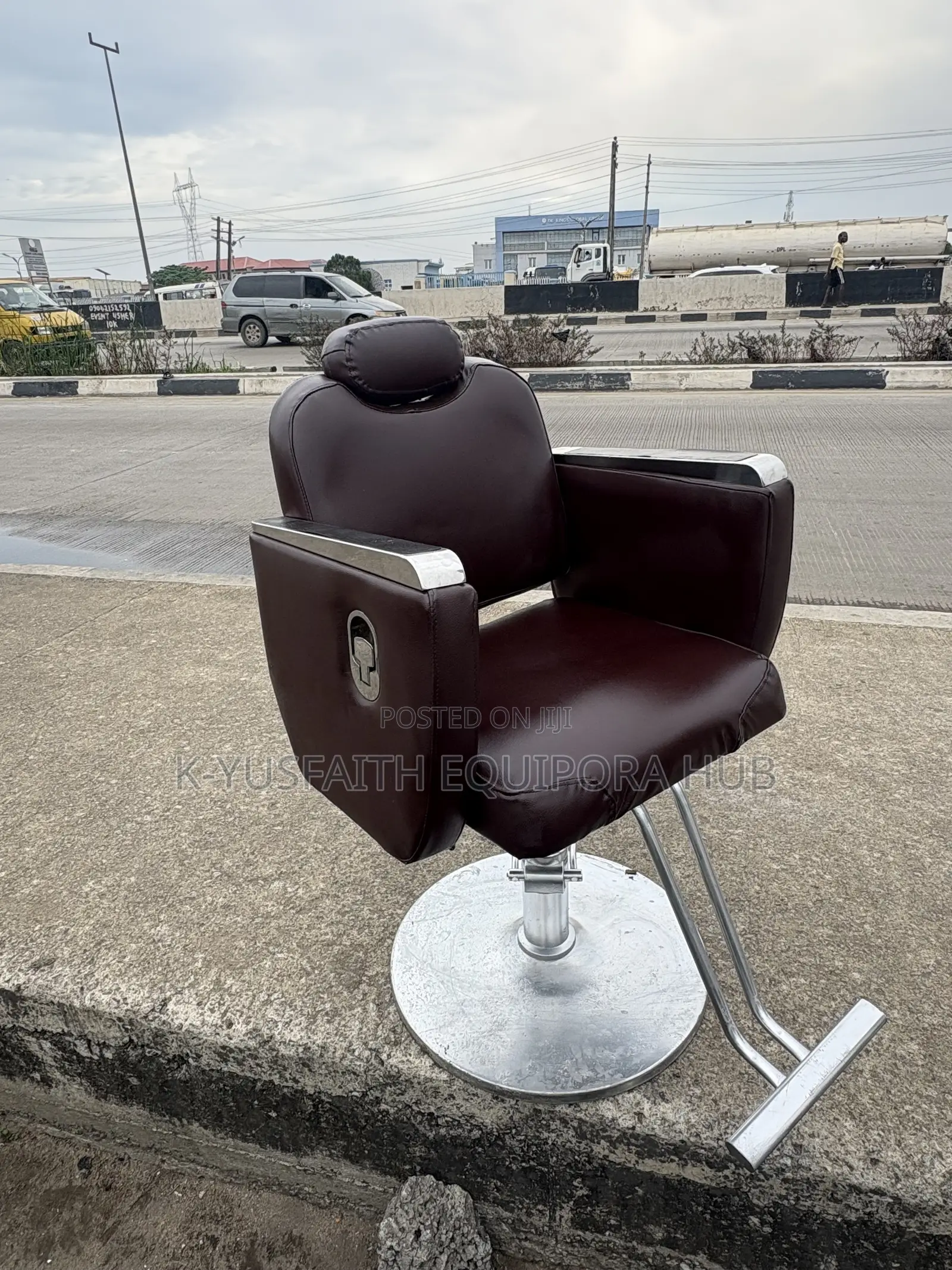 Saloon Chair