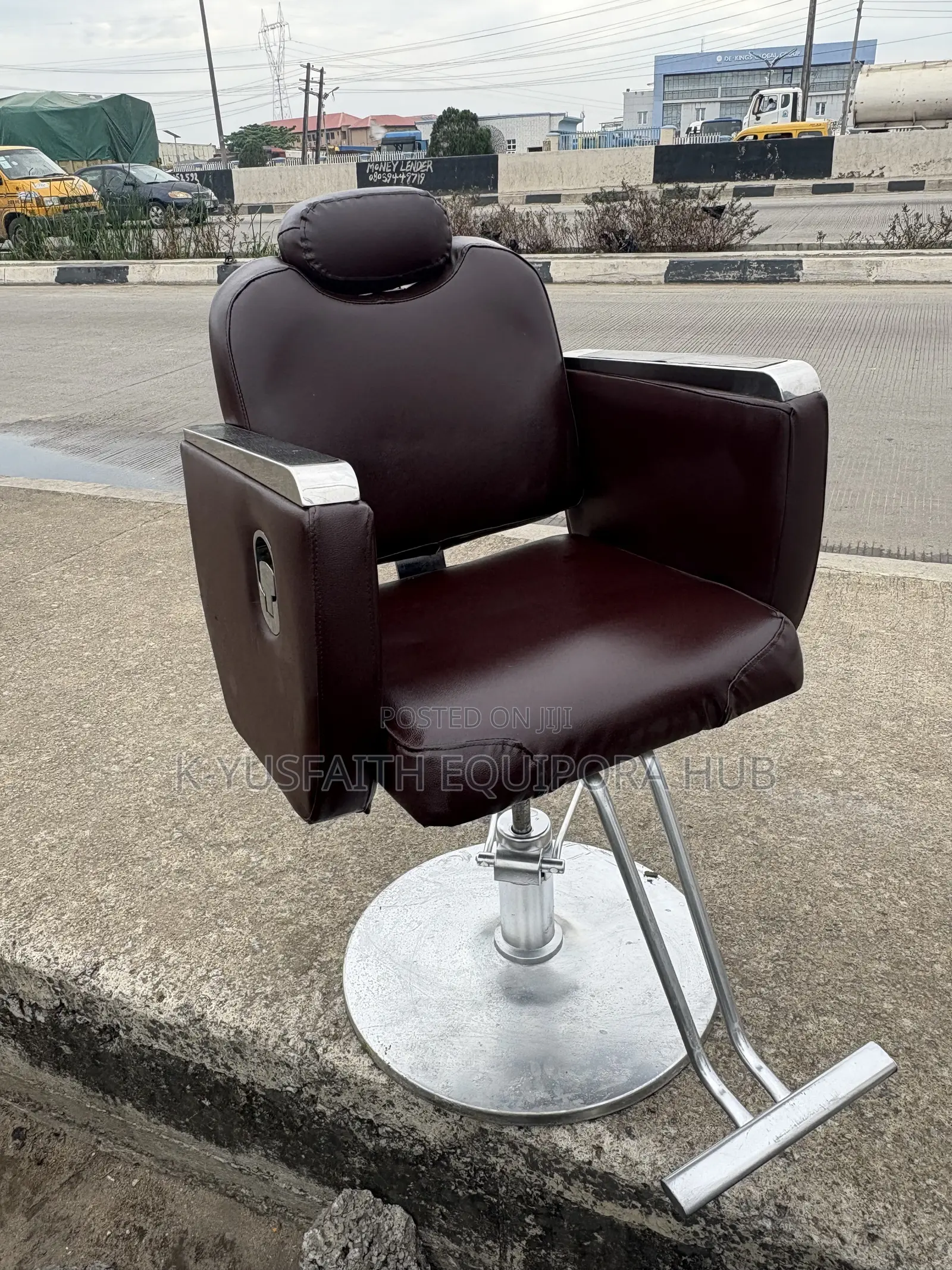 Saloon Chair