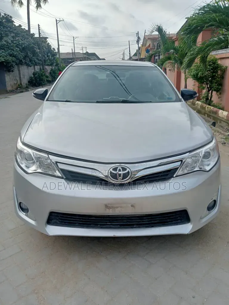 Toyota Camry 2014 Silver