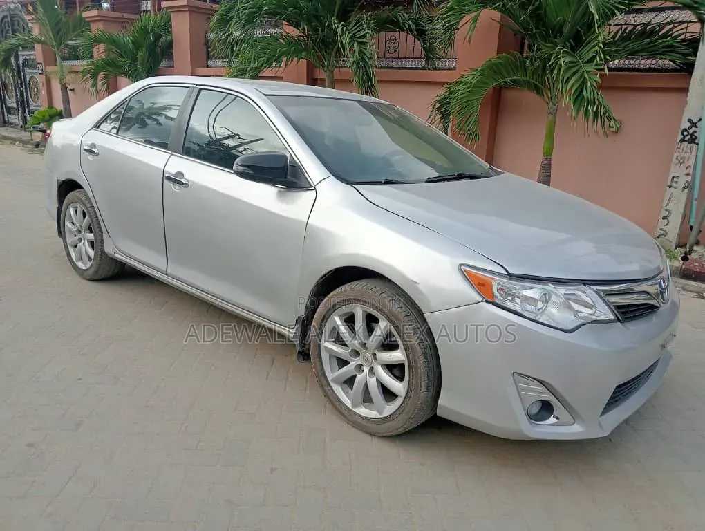 Toyota Camry 2014 Silver