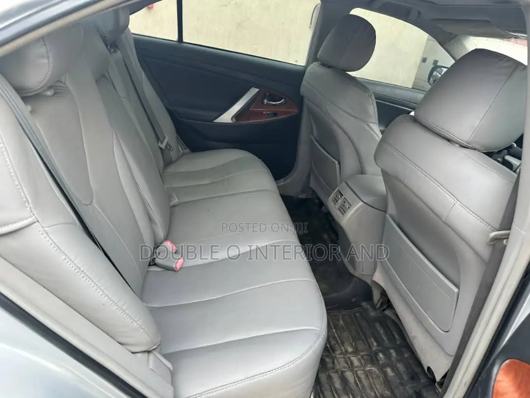 Toyota Camry LE 4dr Sedan (2.5L 4cyl 6AM) 2010 Silver